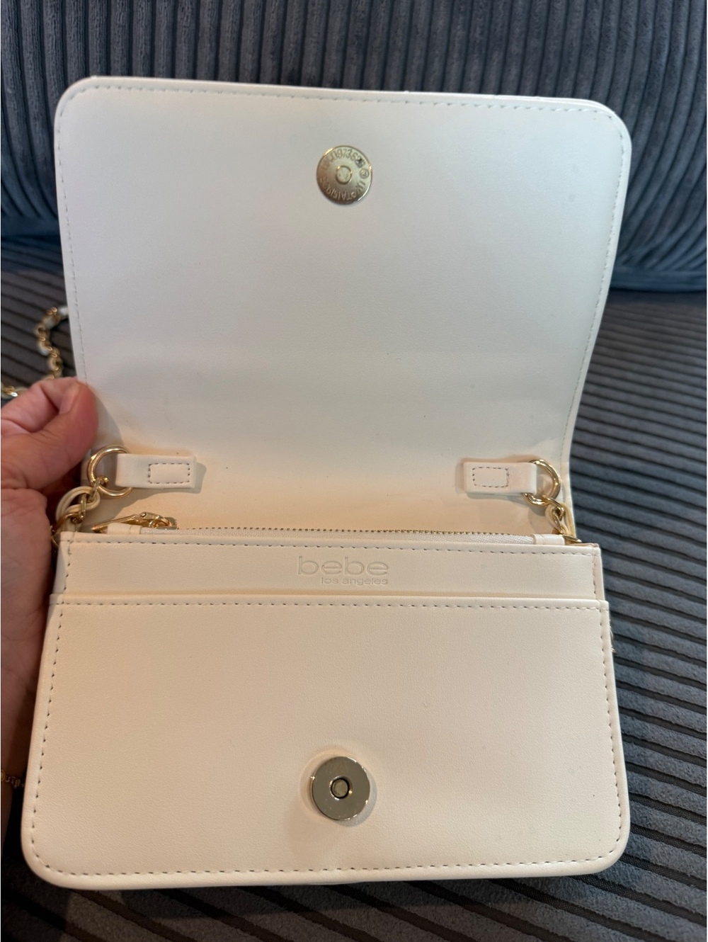 bebe Los Angeles White Quilted Crossbody Bag with Gold Chain - Picture 3 of 9